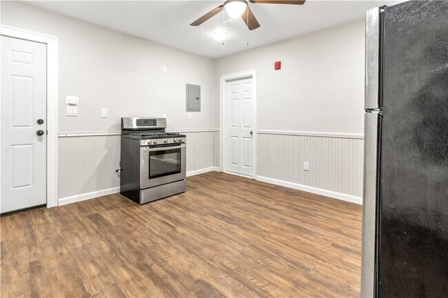 Building Photo - 538 Power Rd