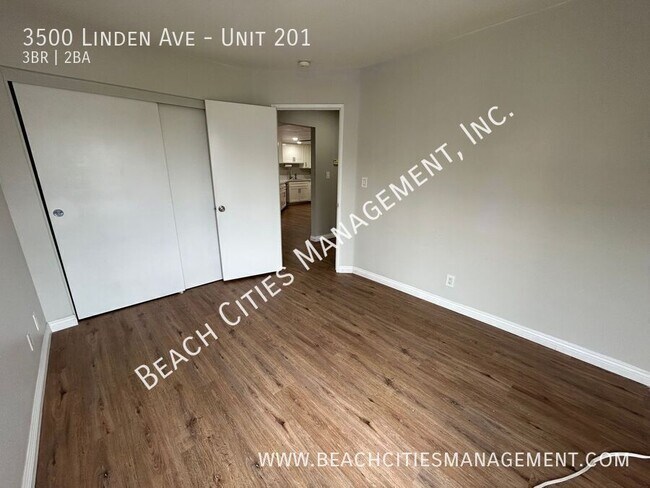 Building Photo - 3500 Linden Ave