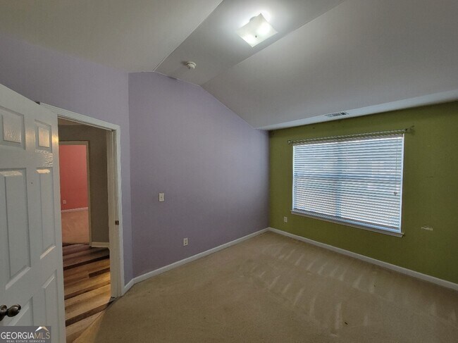 Building Photo - 175 Stillwood Dr