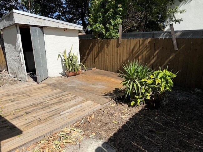 Building Photo - 1225 NW 45th St