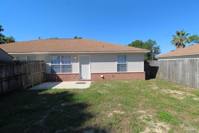 Building Photo - 3355 Green Briar Cir