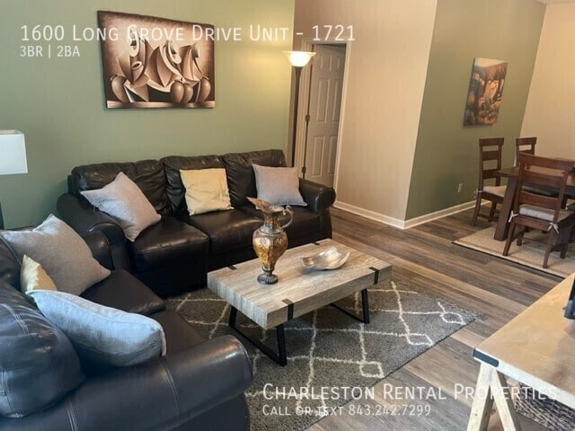 Building Photo - 1600 Long Grove Dr