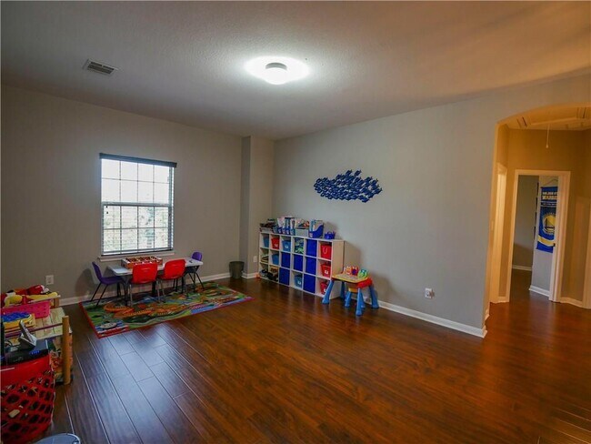 Building Photo - 702 S Frontier Ln