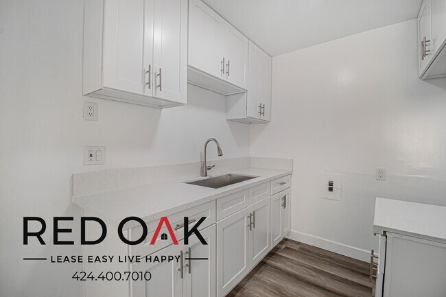 Building Photo - 4037 McLaughlin Ave