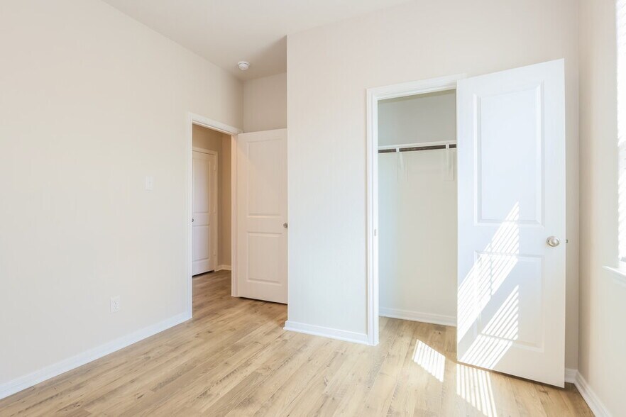 Building Photo - 15571 Caramel Spgs Dr