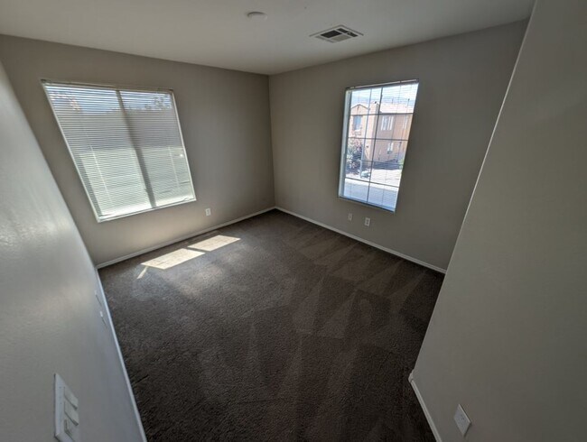 Building Photo - 4445 Laguna Garden Ave