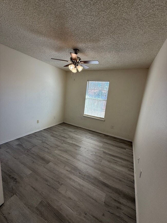 Building Photo - 4 Bed Brick Home! Zia School District! - Pets Welcome!!!