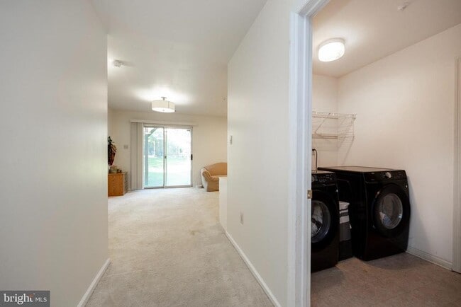 Building Photo - 605 Wentworth Dr