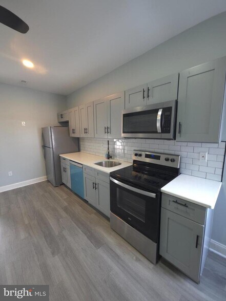 Building Photo - 1133 W Somerset St