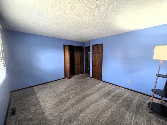 Building Photo - 3345 S Jefferson Ave