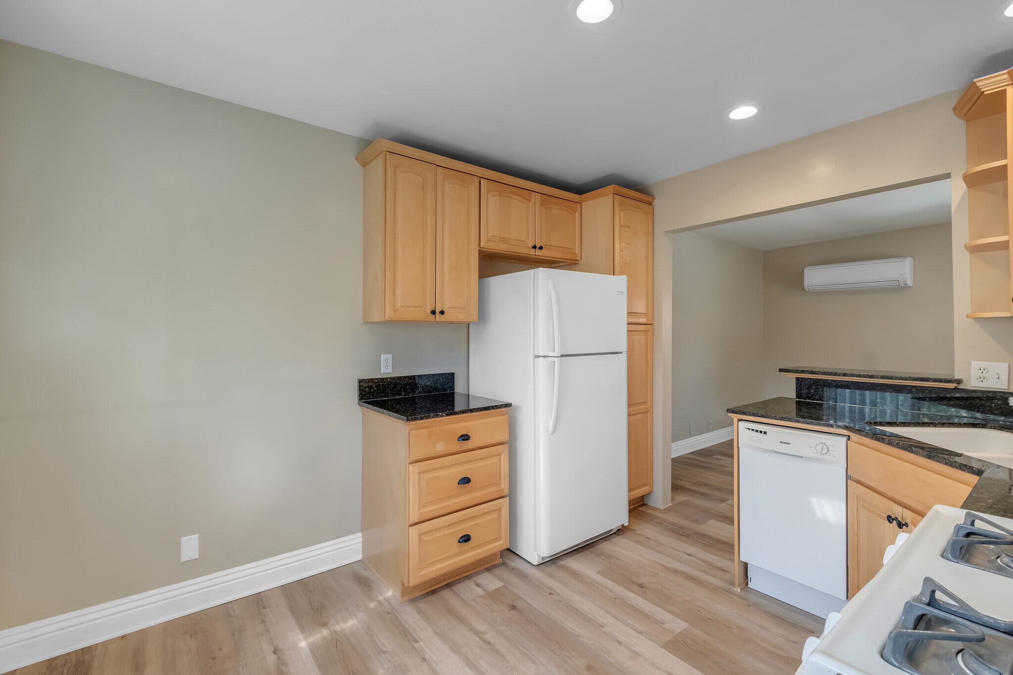 Building Photo - 715 Ocean View Ave