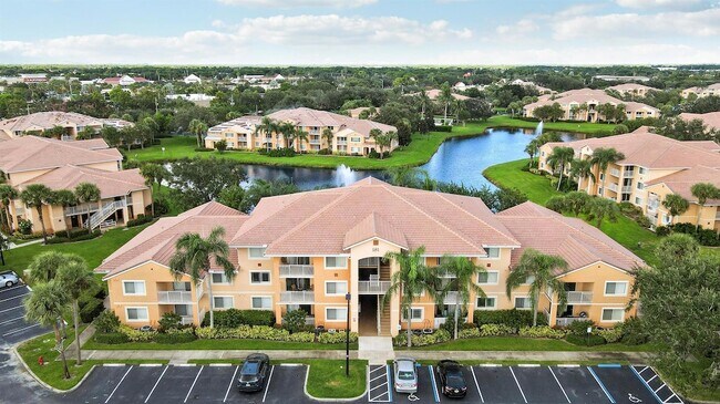 Building Photo - 181 SW Palm Dr