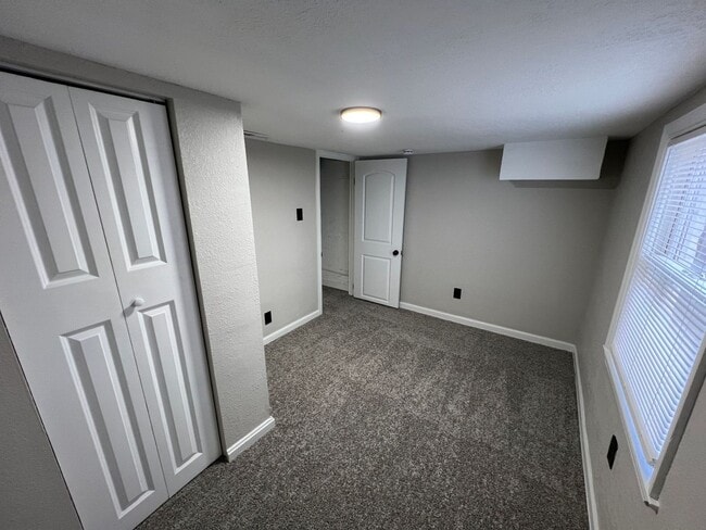 Building Photo - Lower-Level Duplex - 3 Bedrooms, 1 Bath