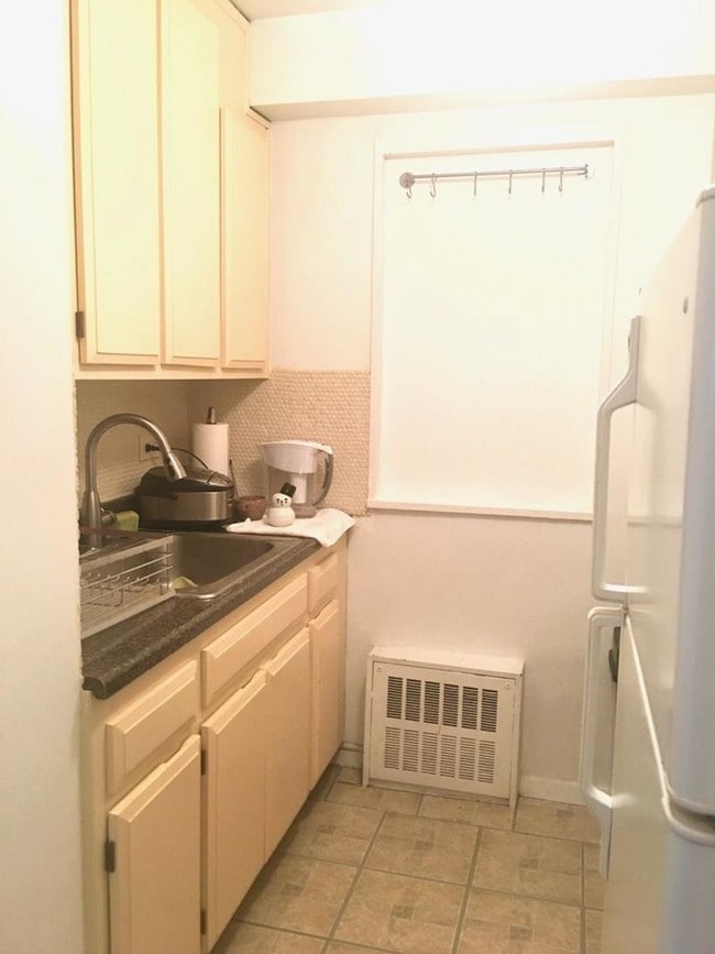 Building Photo - 220 East 57th Street