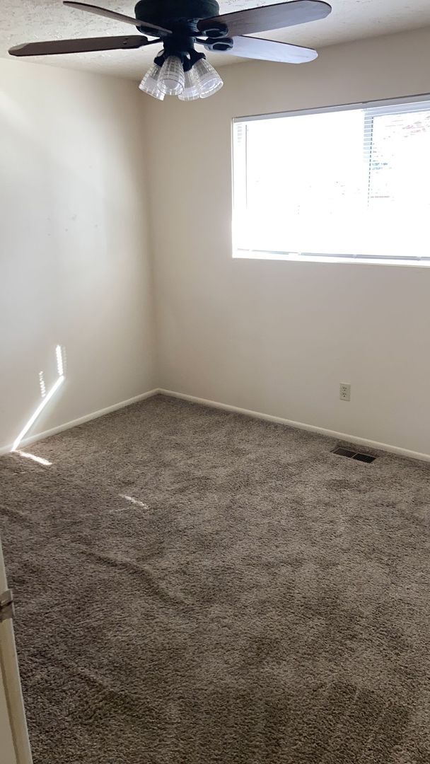 Building Photo - Huge Home In The West Bench Neighborhood!