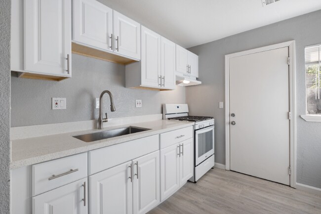 Building Photo - 53 Alturas Ave