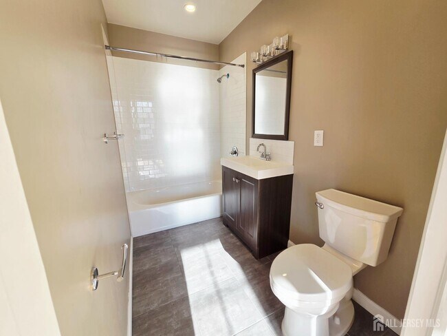 Building Photo - 120 Georges Rd