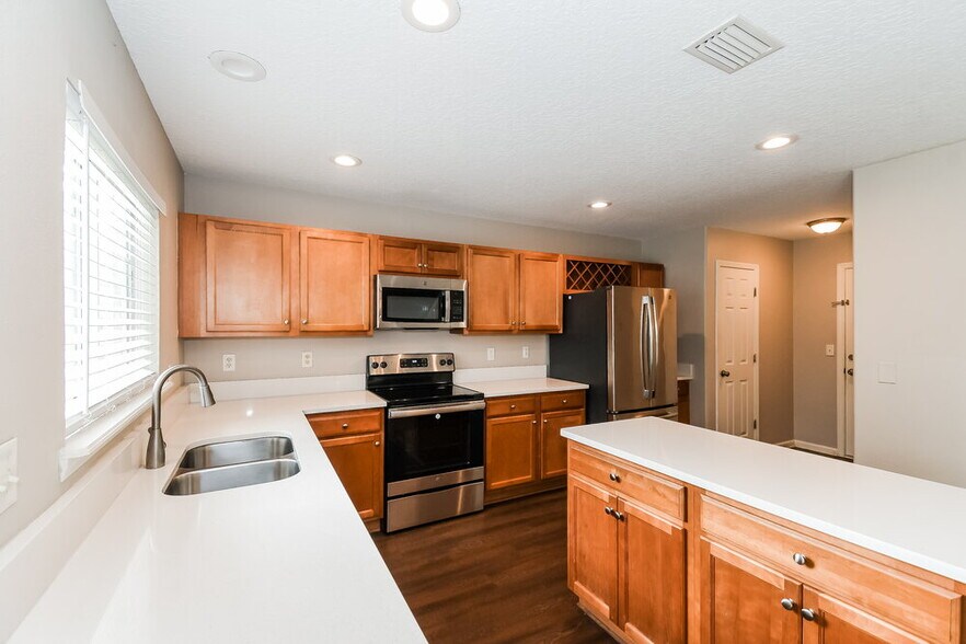 Building Photo - 11512 Bonnie Lakes Ct