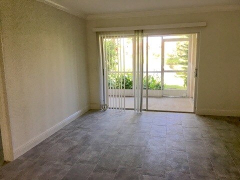 Building Photo - 829 Camino Rd