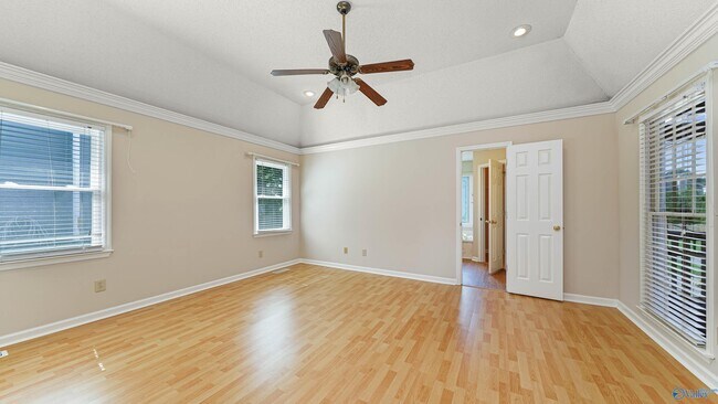 Building Photo - 111 Rolling Lea Pl