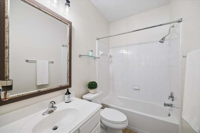 Building Photo - 12818 Ribbon Meadow Ct