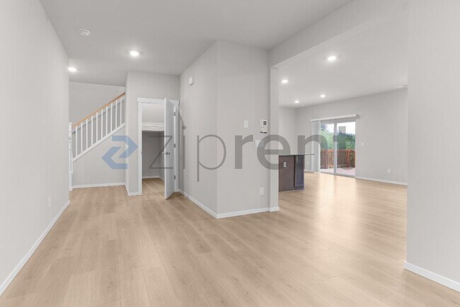 Building Photo - Unit