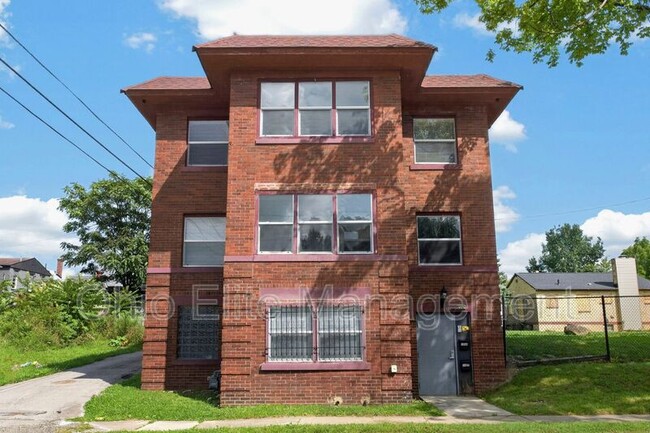Building Photo - 1094 Oakwood Ave