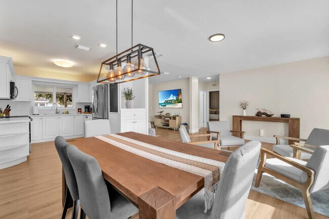 Building Photo - 8225 SW 39th St