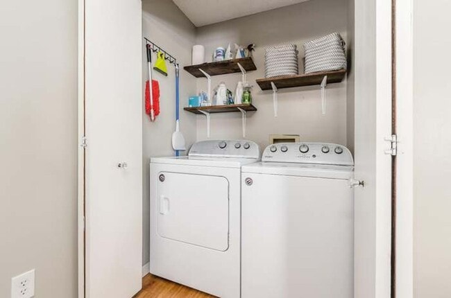 Building Photo - 3539 Westbay Dr