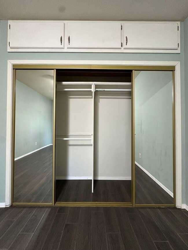 Building Photo - COMING SOON - Spacious 1-Bedroom Detached Apartment! *ALL UTILITIES INCLUDED*