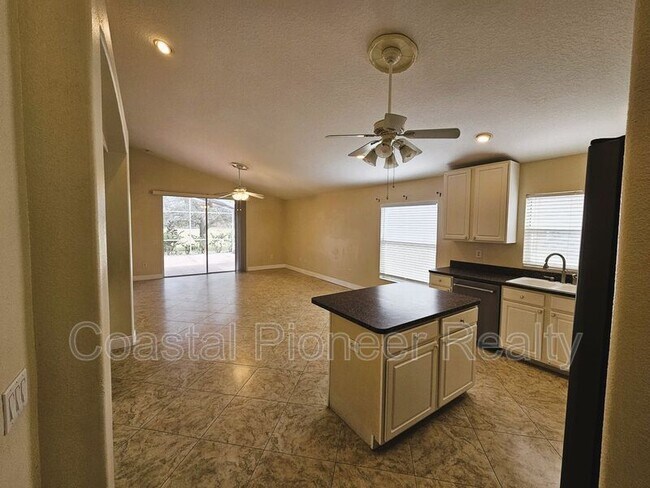 Building Photo - 19317 Seacove Dr