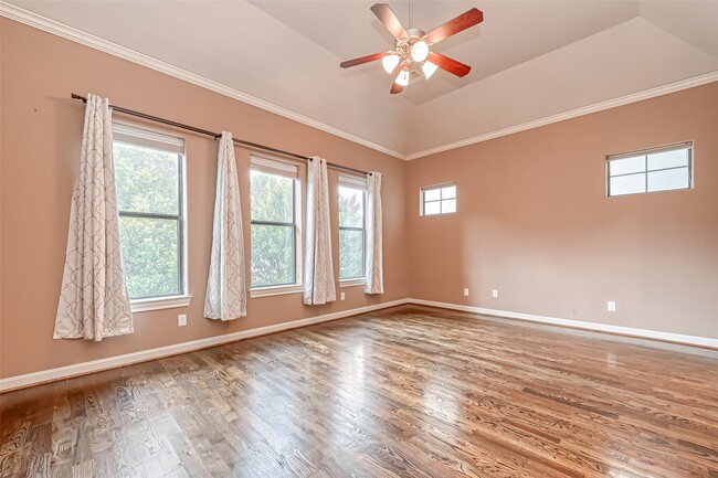 Building Photo - 5811 Kiam St