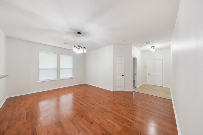 Building Photo - 923 Shirefield Ln