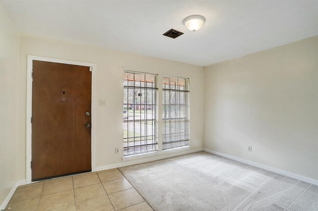 Formal Dining Room - 6223 Hesta Ln