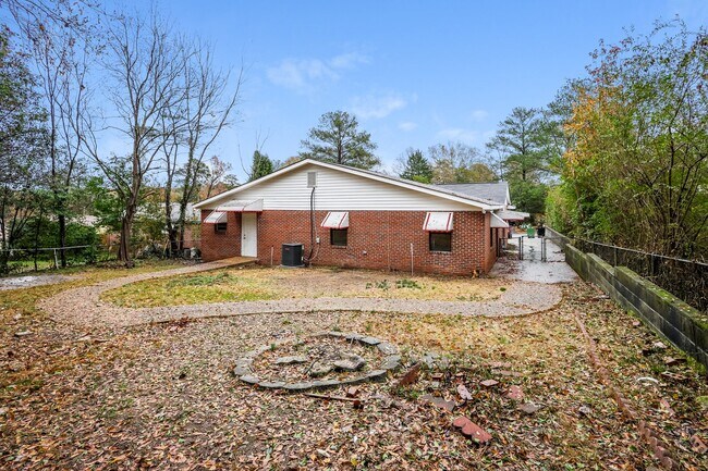 Building Photo - 319 Mays Ave