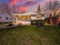 Building Photo - Freshly Transformed 3 Bed Home with Modern Upgrades!