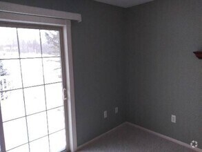 Building Photo - Large Duplex on Olde Farm Park