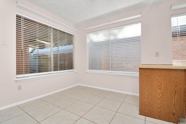 Building Photo - 19214 Cypress River Dr