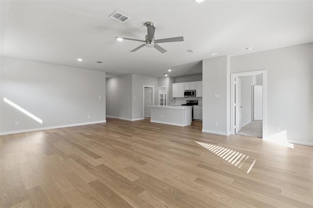 Building Photo - 607 Whispering Winds Trl