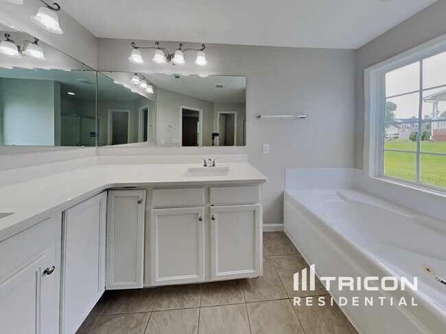 Building Photo - 82 Hester Pl