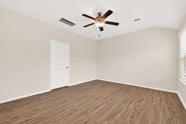 Building Photo - 2754 Little Caney Way