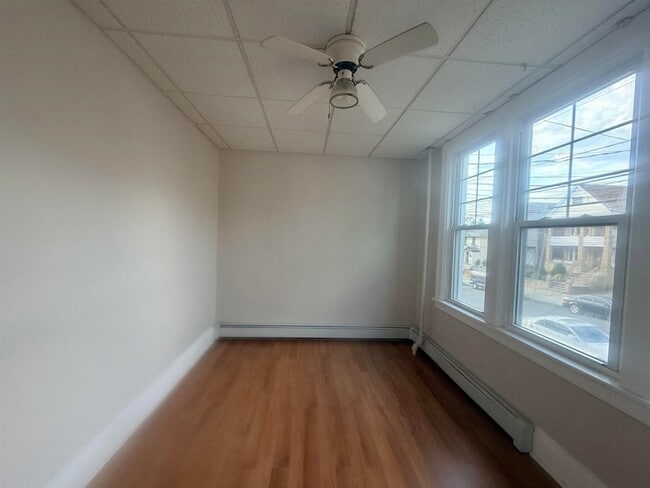 Building Photo - 138 W 30th St