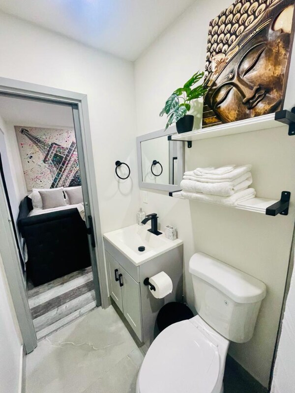 Building Photo - 201 NE 28th Terrace