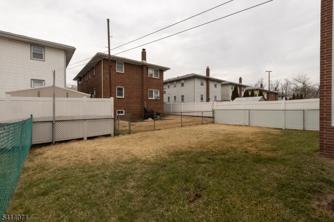 Building Photo - 318 Kennedy Dr