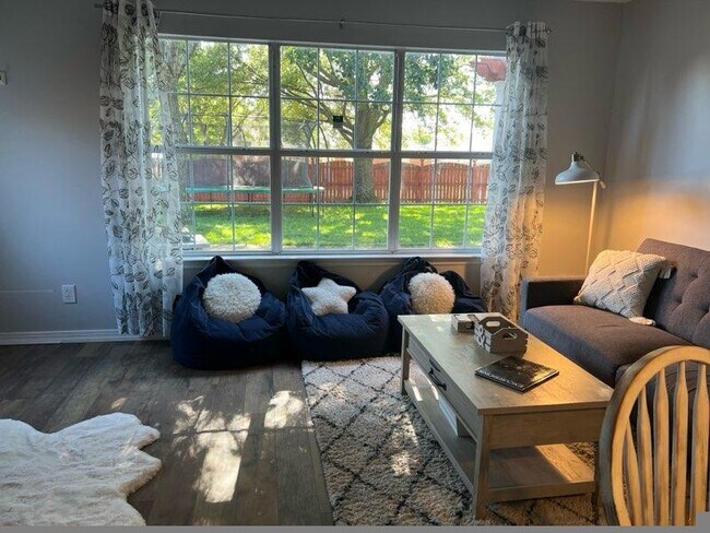 Building Photo - 104 Timberwood Ln