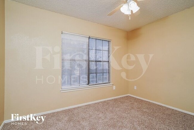 Building Photo - 3934 Cochise Dr