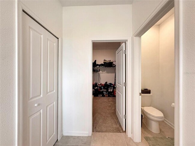 Building Photo - 4411 Holstein St