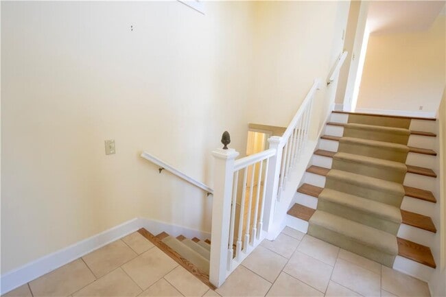 Building Photo - 105 Strachan Ln