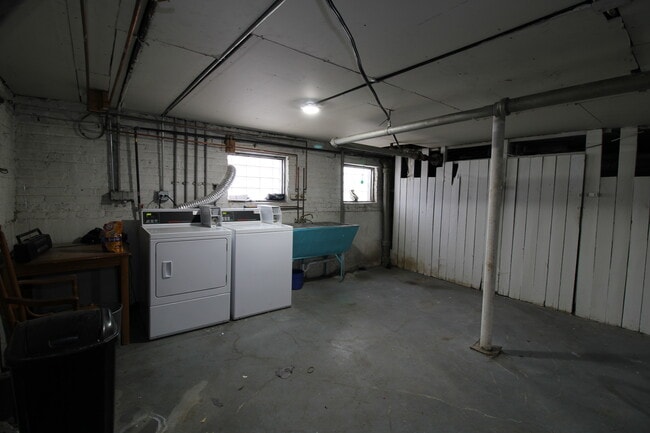 Building Photo - 5802 N Mason Ave