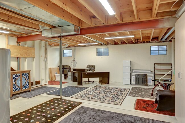 Building Photo - Beautiful Home in Southeast Denver